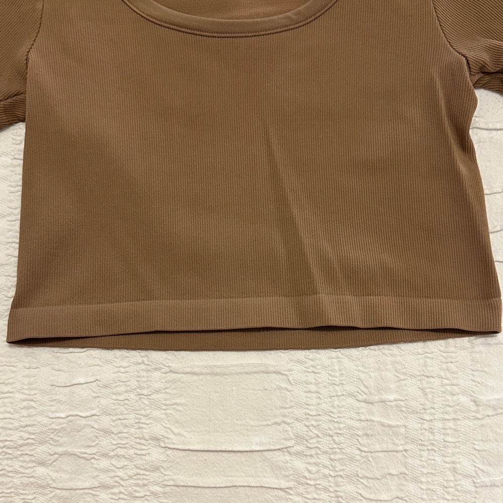 Garage Crop Top - Picture 3 of 5